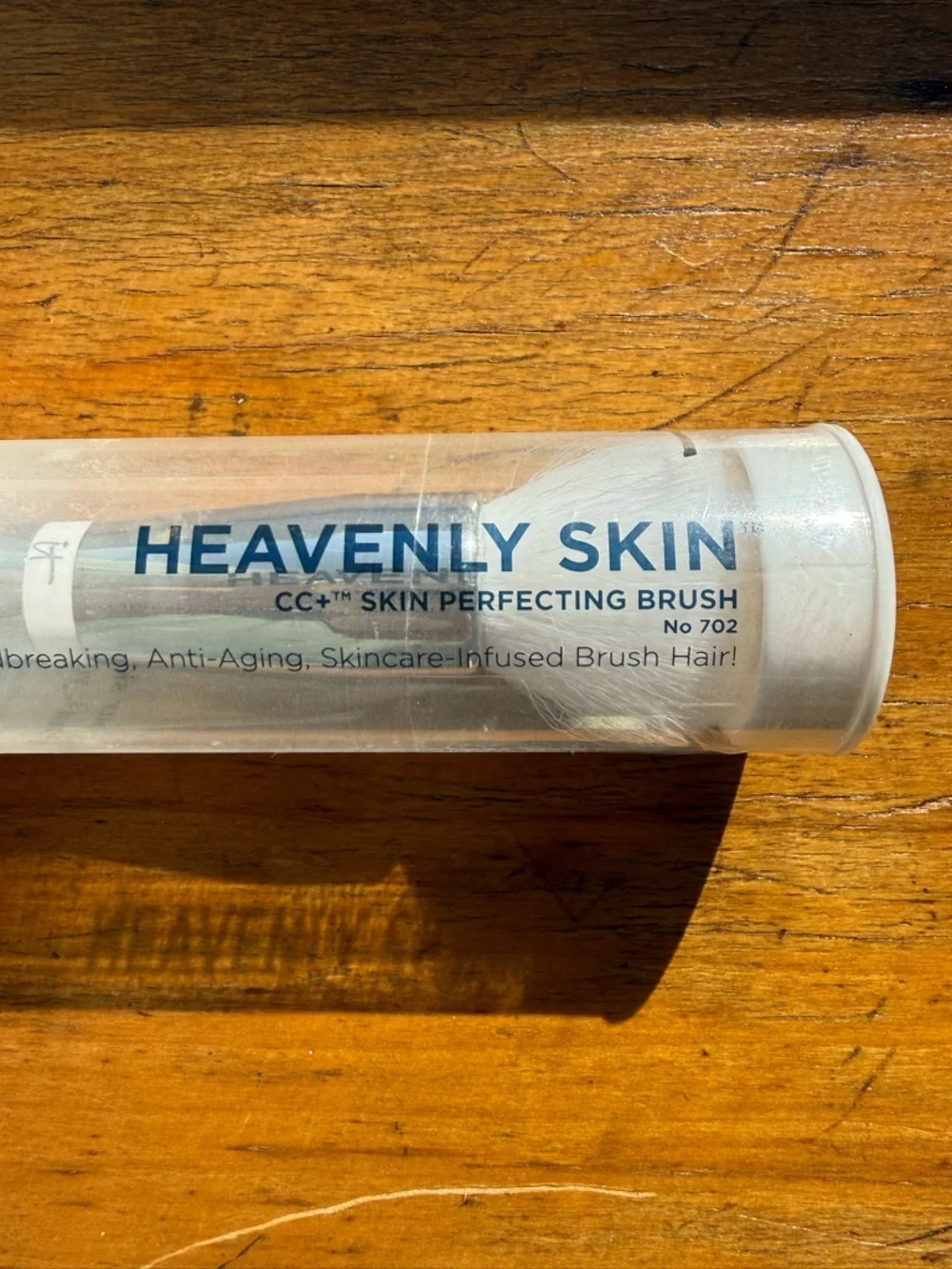 New It Cosmetics Heavenly Skin CC+ #702 Skin Perfecting Brush